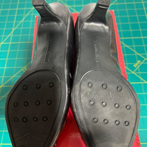 Shoes - Picture 5 of 5